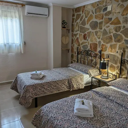 Con Piscina, Barbacoa Y Jacuzzi En Valencia Turís
