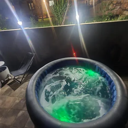 Con Piscina, Barbacoa Y Jacuzzi En Valencia