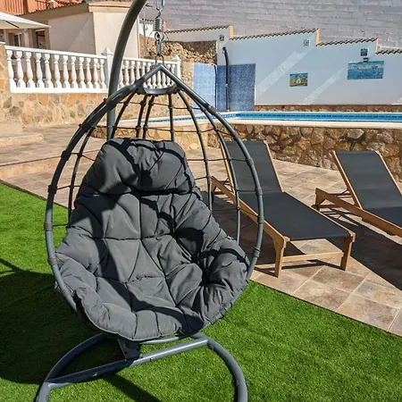 Con Piscina, Barbacoa Y Jacuzzi En Valencia * Turís
