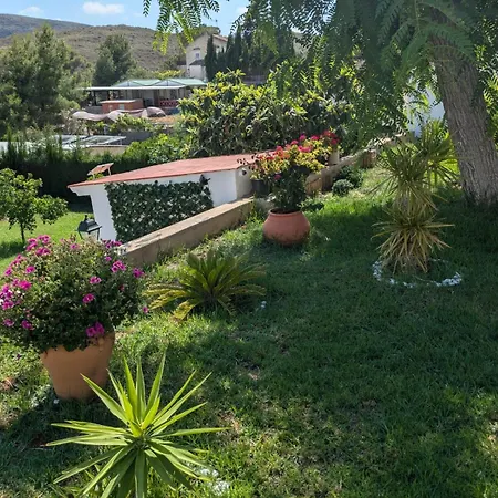 Con Piscina, Barbacoa Y Jacuzzi En Valencia